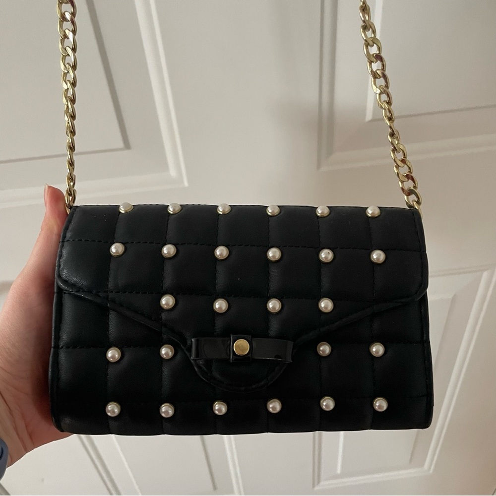 Elegant Black Quilted Handbag with Pearl Accents
